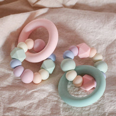 GLACIAL TEETHING TOY Pastel Rainbow