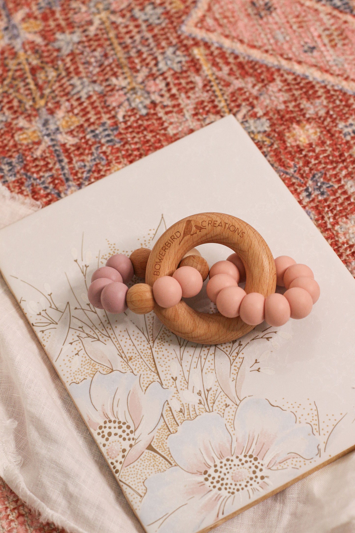WONDEROUS TEETHING TOY Neutrals