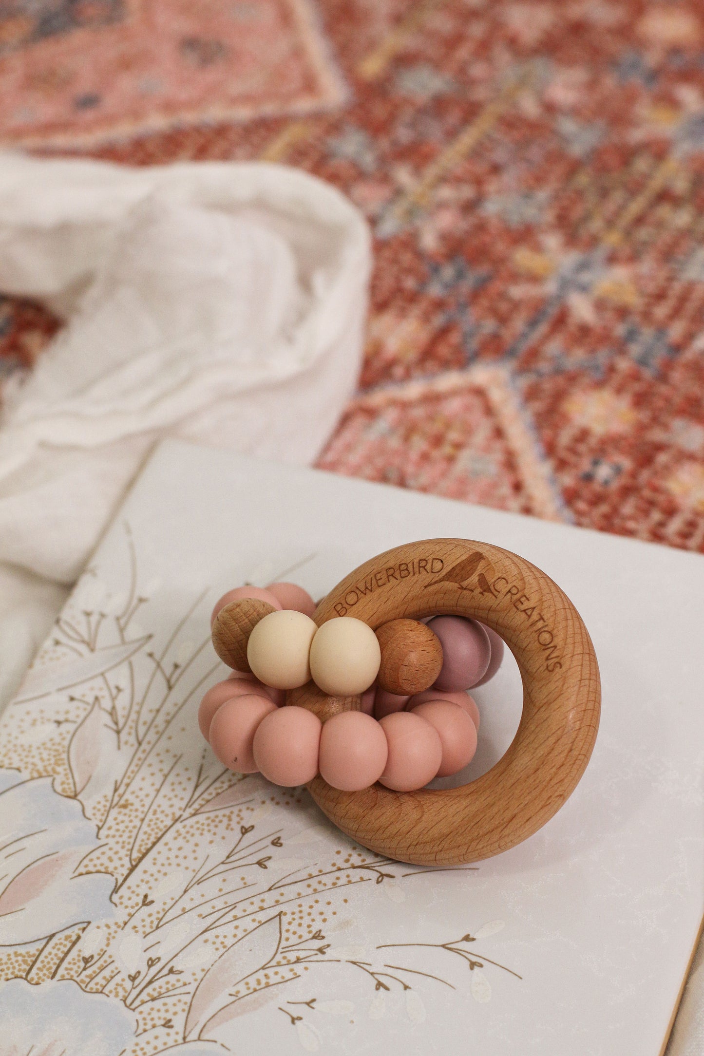 WONDEROUS TEETHING TOY Neutrals
