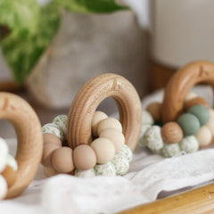 WONDEROUS TEETHING TOY Eucalyptus
