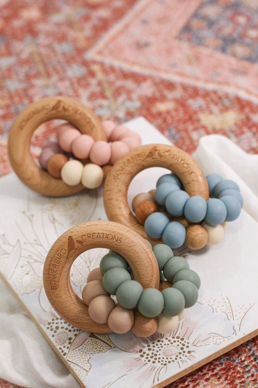 WONDEROUS TEETHING TOY Neutrals