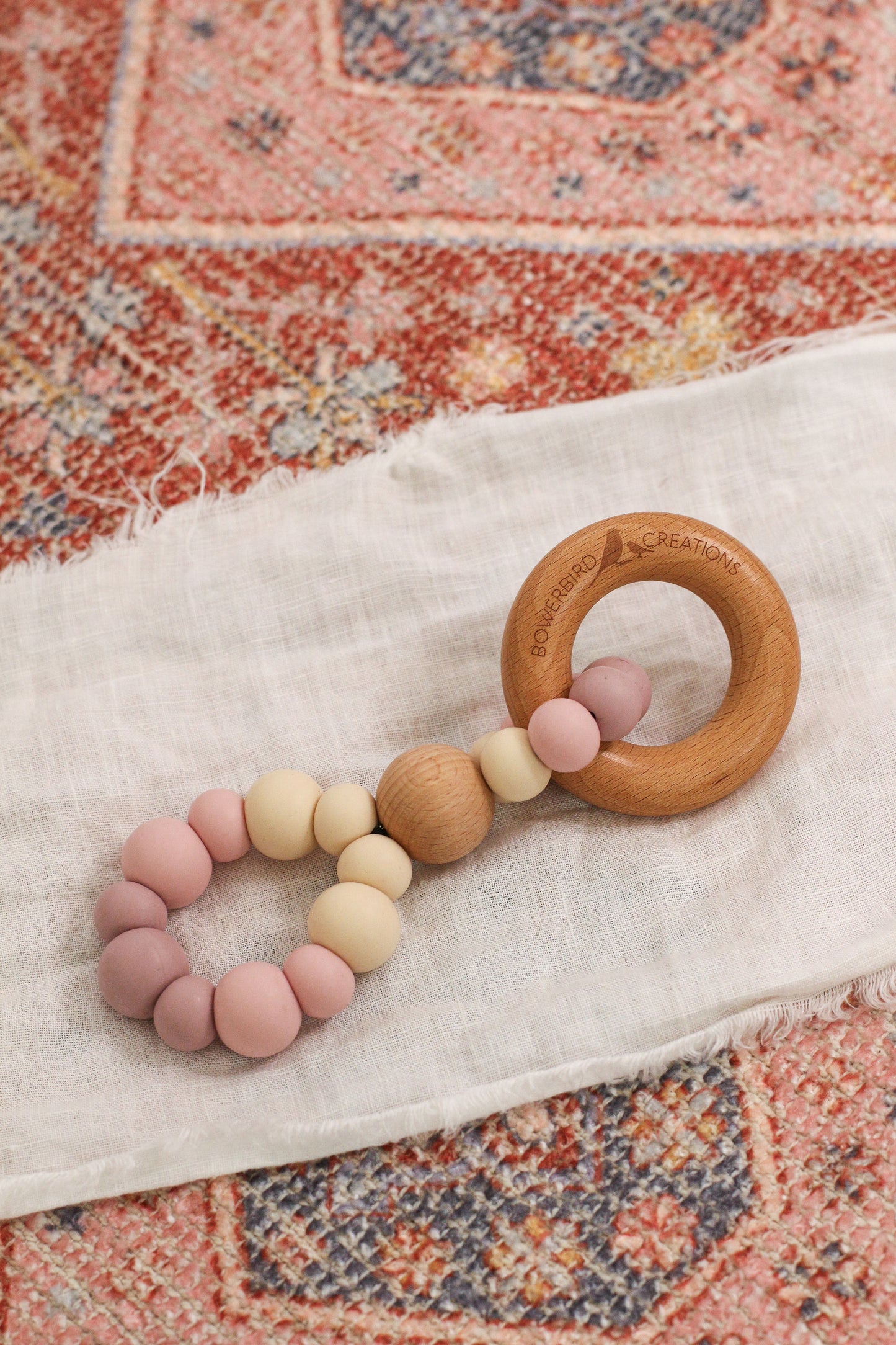 INFINITY TEETHING TOY Neutrals