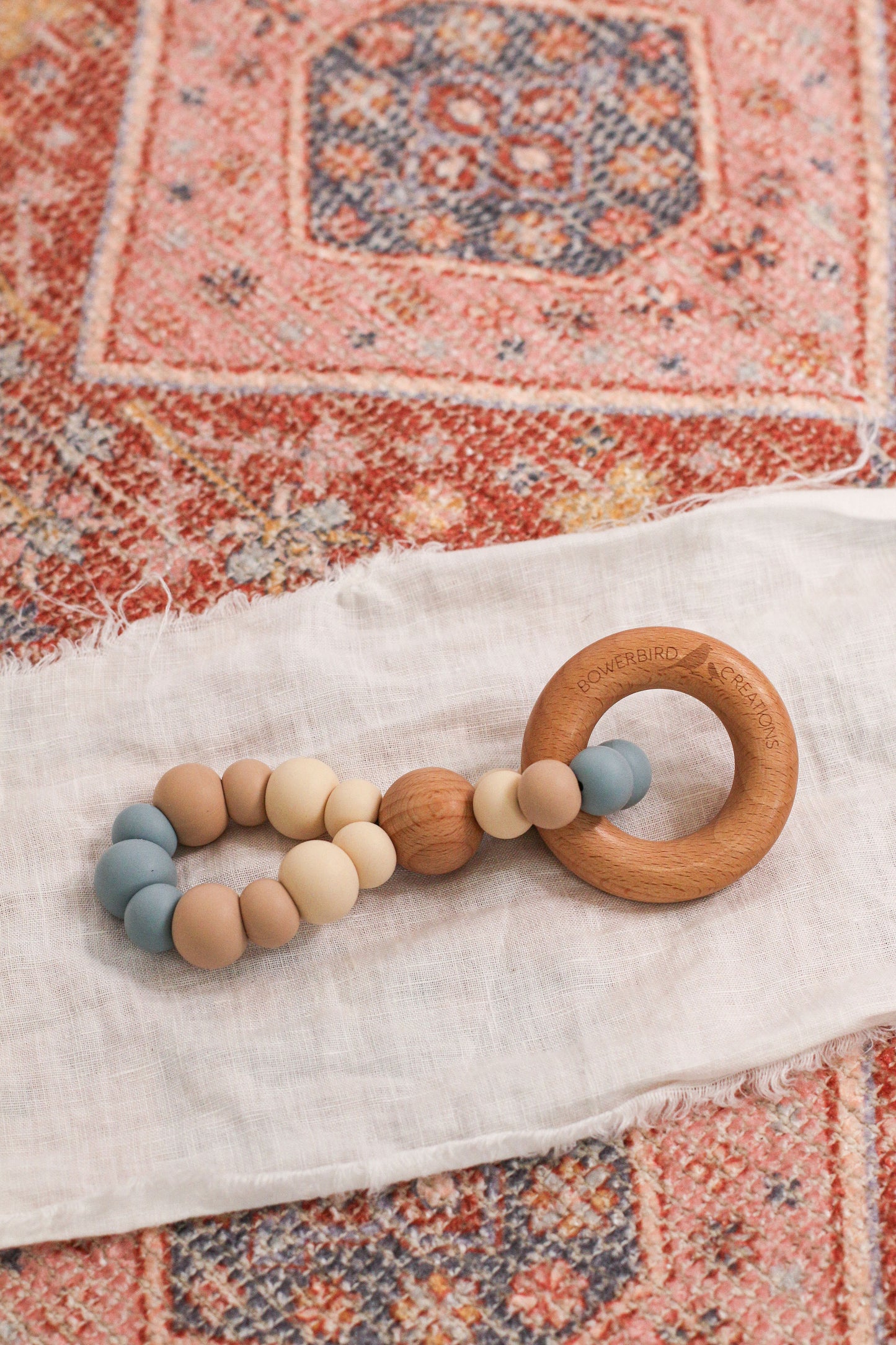INFINITY TEETHING TOY Neutrals