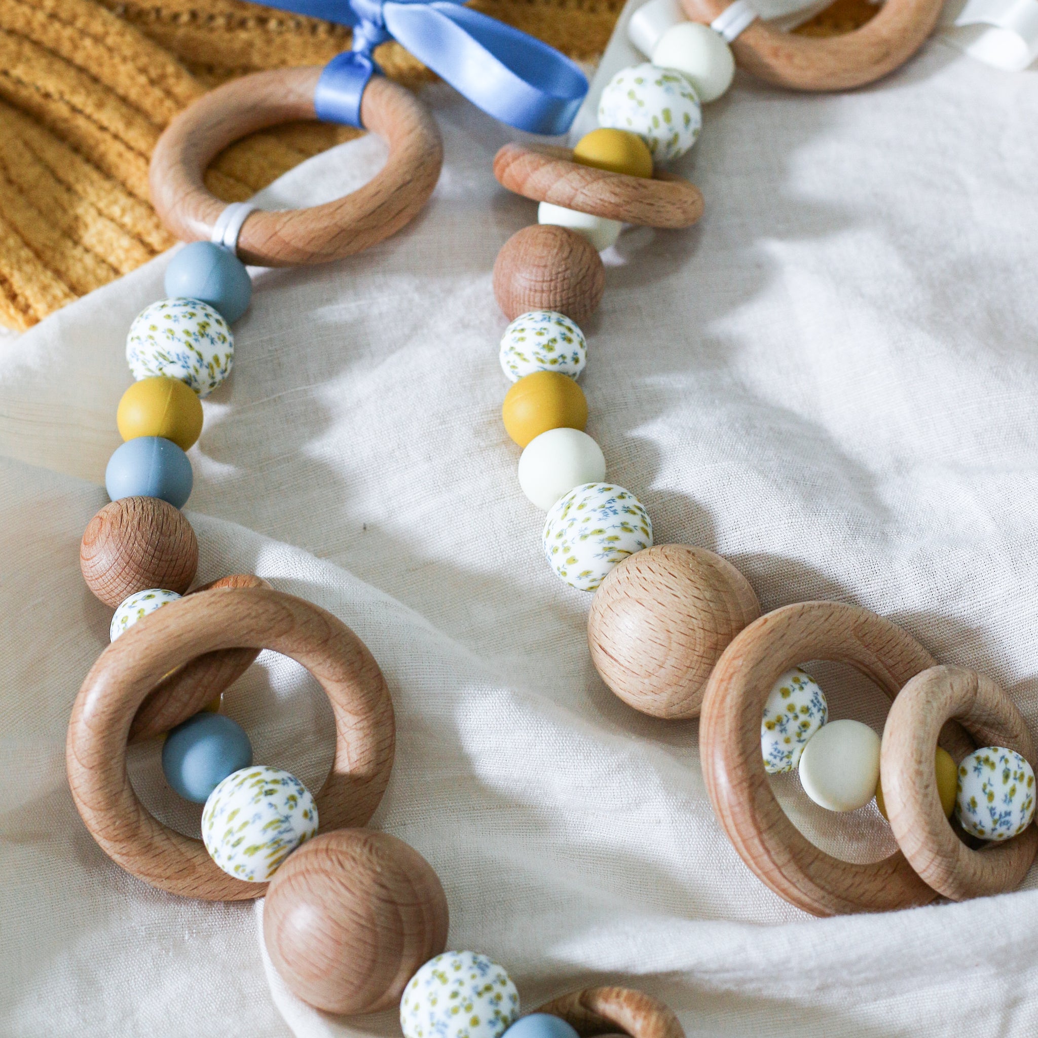 PRAM GARLAND Wattle