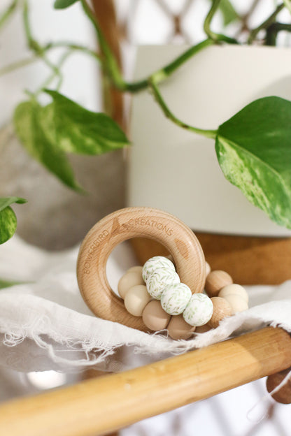 WONDEROUS TEETHING TOY Eucalyptus